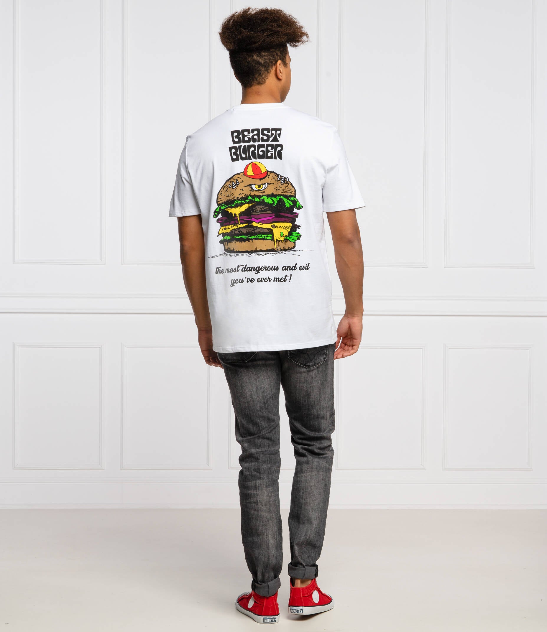 GUESS BEAST BURGER REGUALR FIT T-SHIRT | WHITE