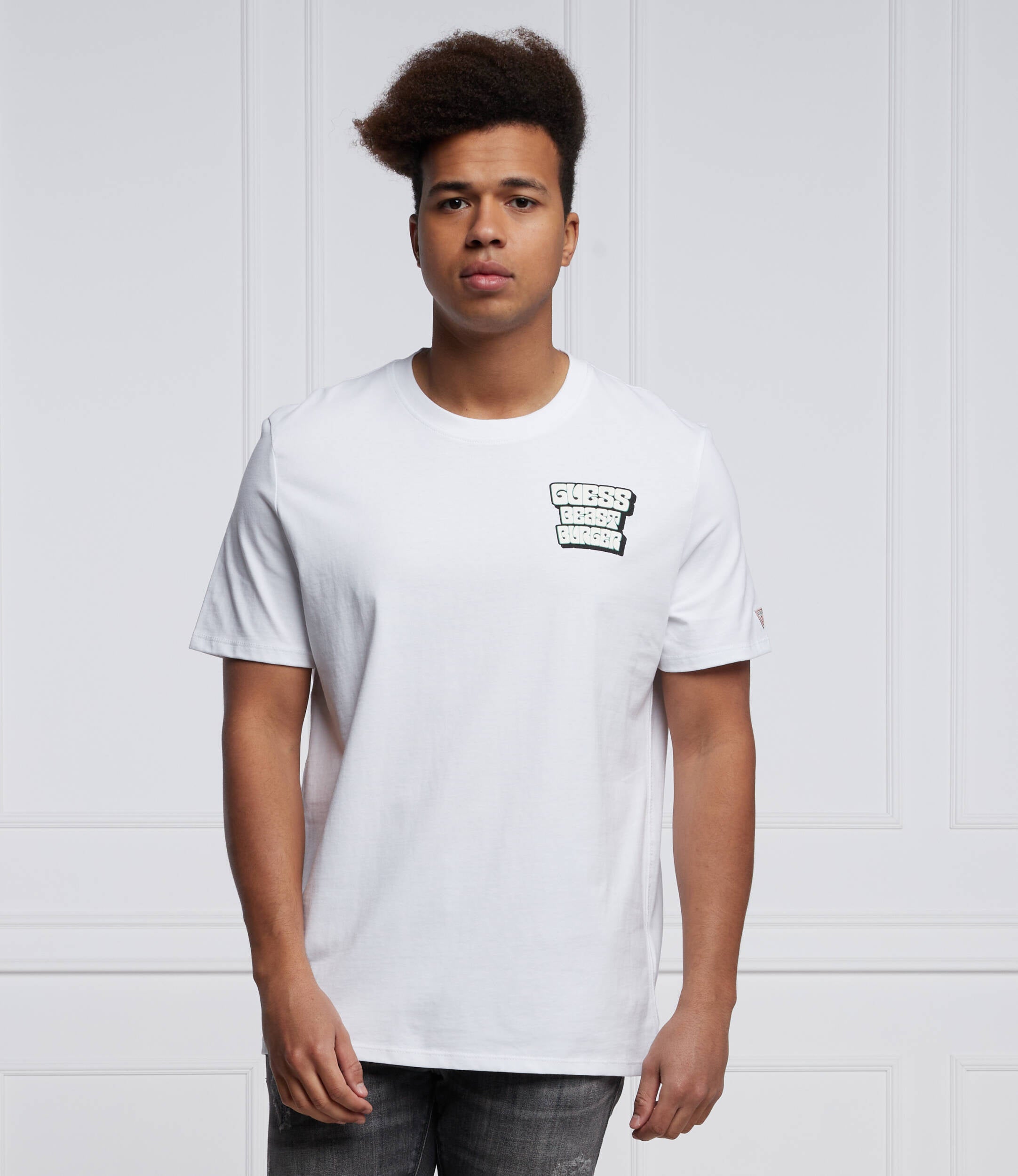 GUESS BEAST BURGER REGUALR FIT T-SHIRT | WHITE