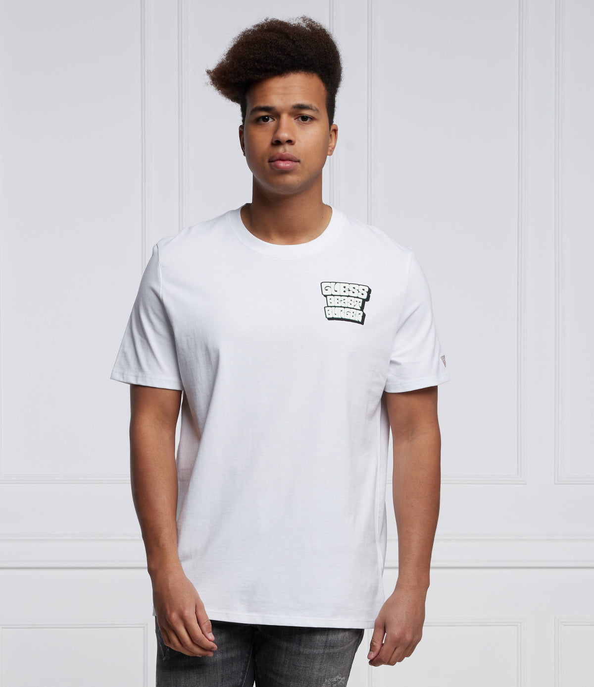 GUESS BEAST BURGER REGUALR FIT T-SHIRT | WHITE